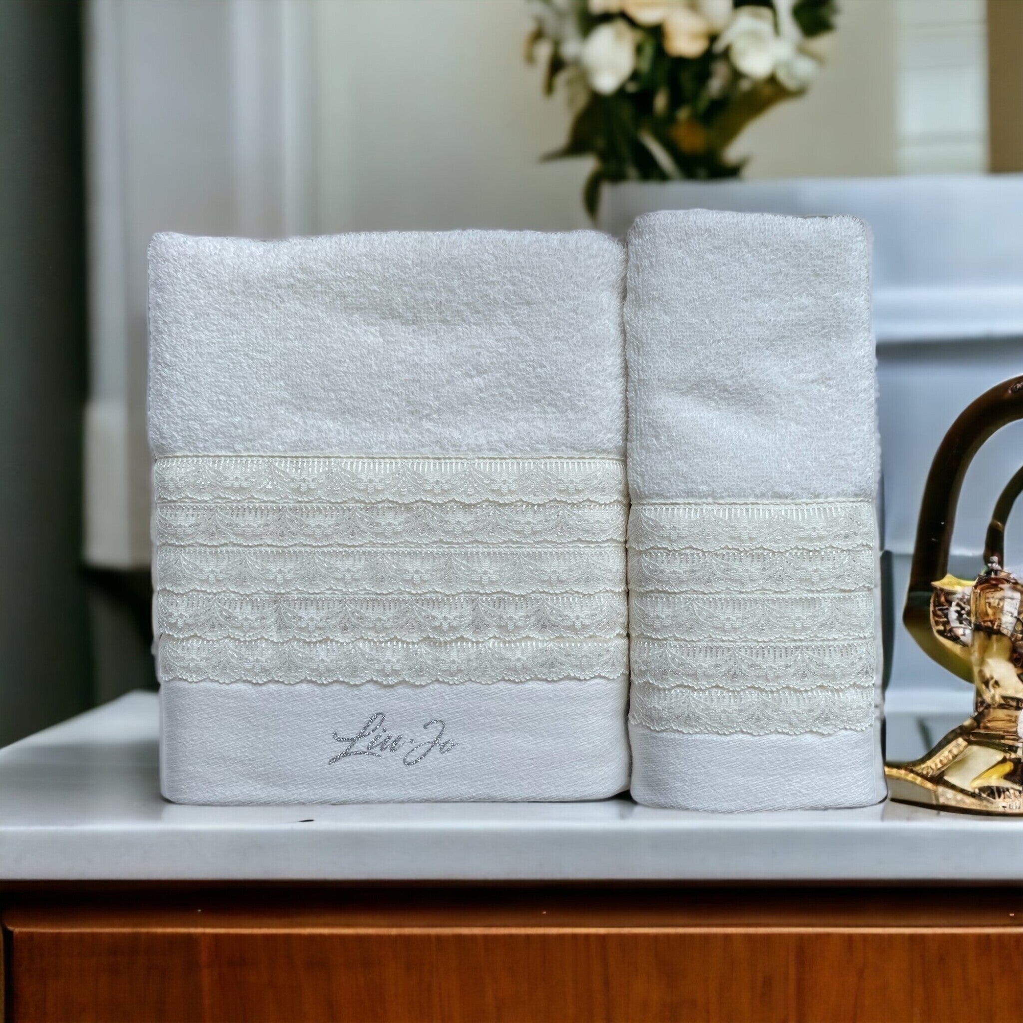 Set Asciugamani 1+1 Viso e Ospite di Liu jo in Spugna 100% Cotone Art. Paradiso