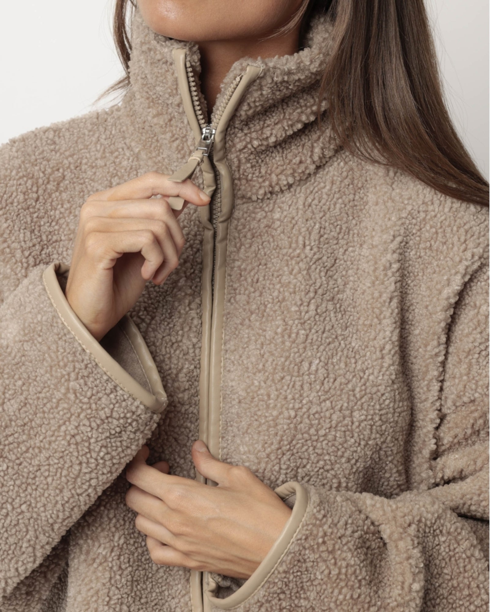 Vestaglia donna invernale in pile shearling con cerniera Admas Art. 67323