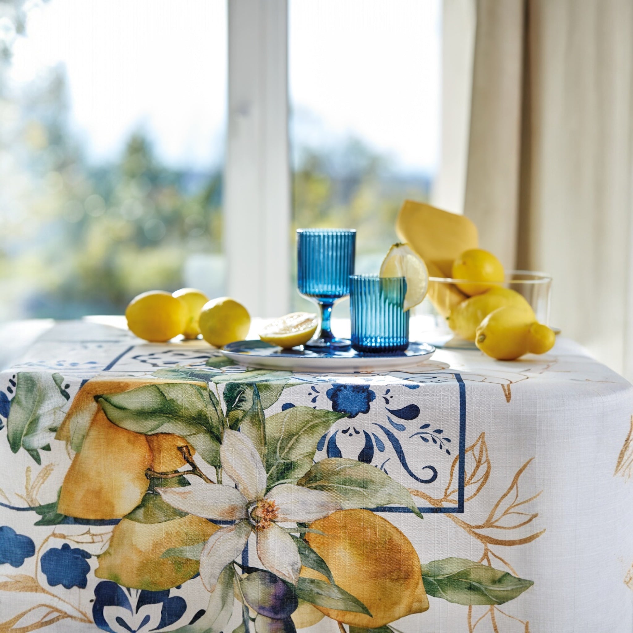 Digitally printed waterproof stain-resistant tablecloth by Maison Sucrée Art. Maiori