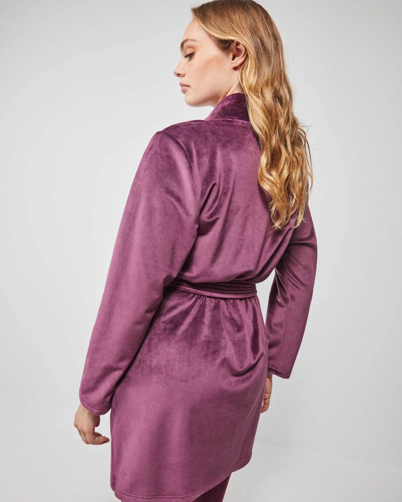 Vestaglia donna invernale Gisela in velluto con bottoni e cintura Art. 20188