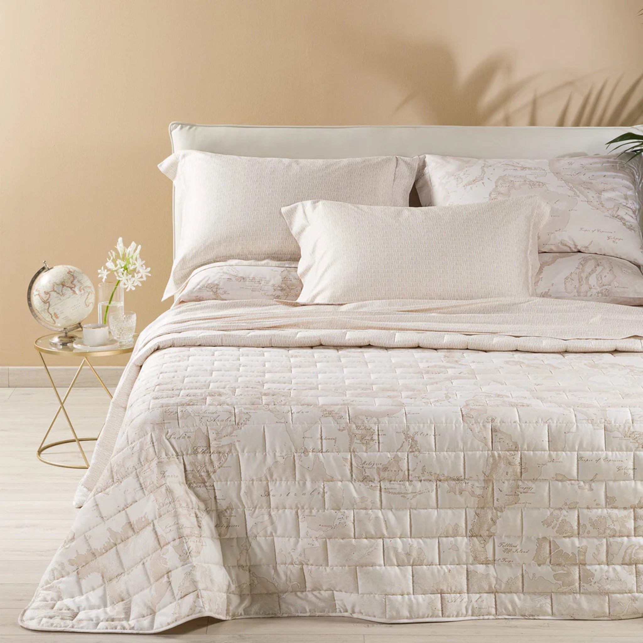 Copriletto trapuntato alviero martini