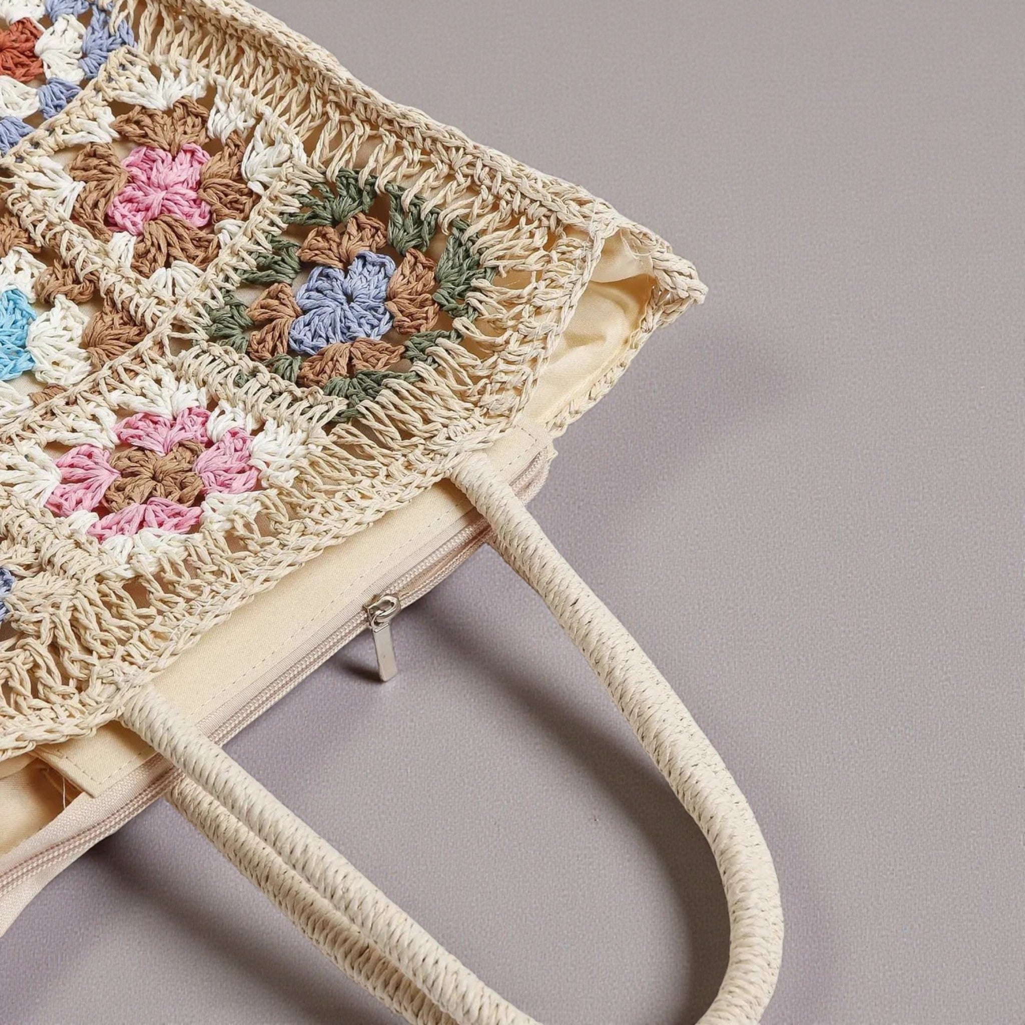 Dettaglio interno con zip della borsa mare donna crochet Admas Art. 19854