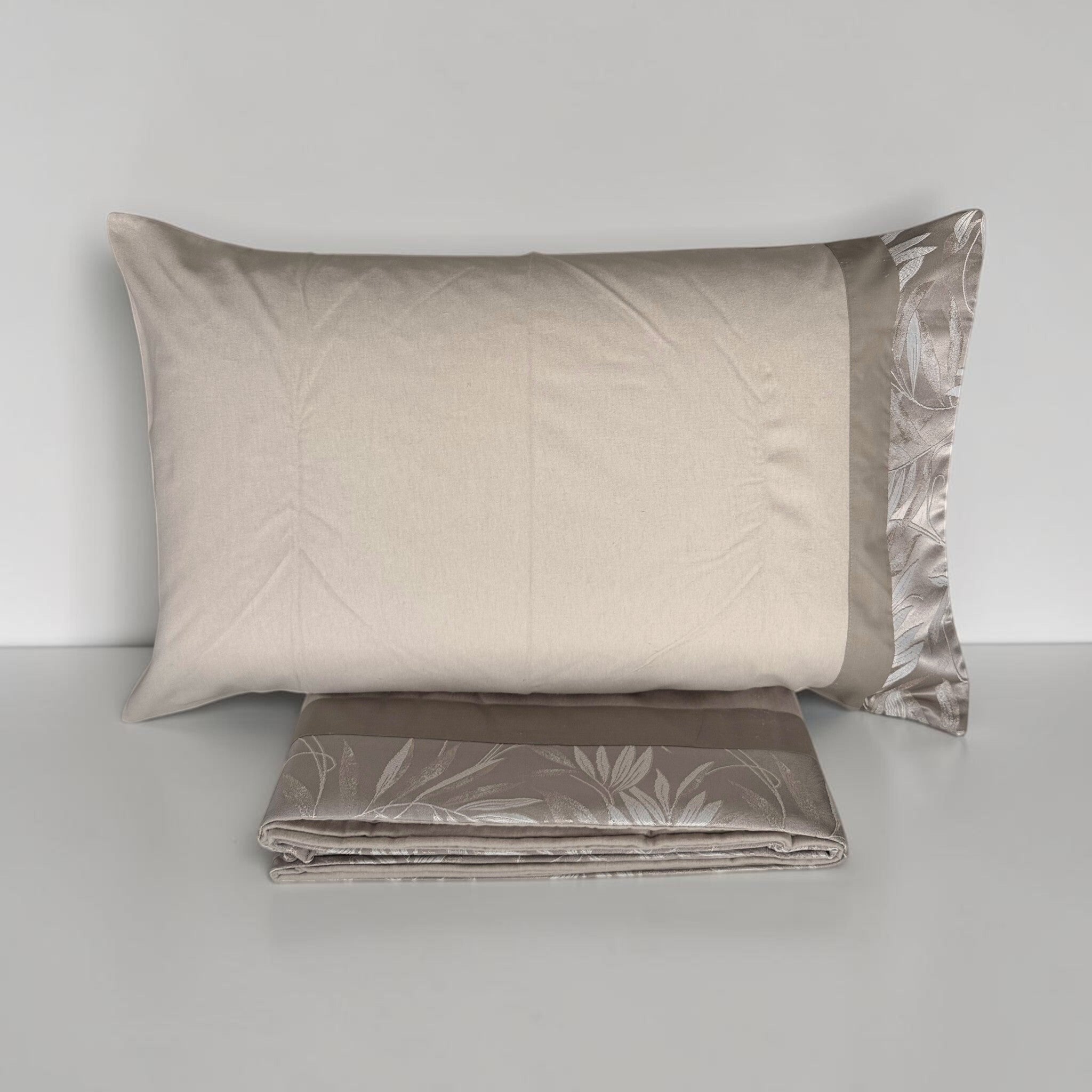 Federa Carezze Gioia Sabbia 50x80 cm con doppia balza e inserto Jacquard