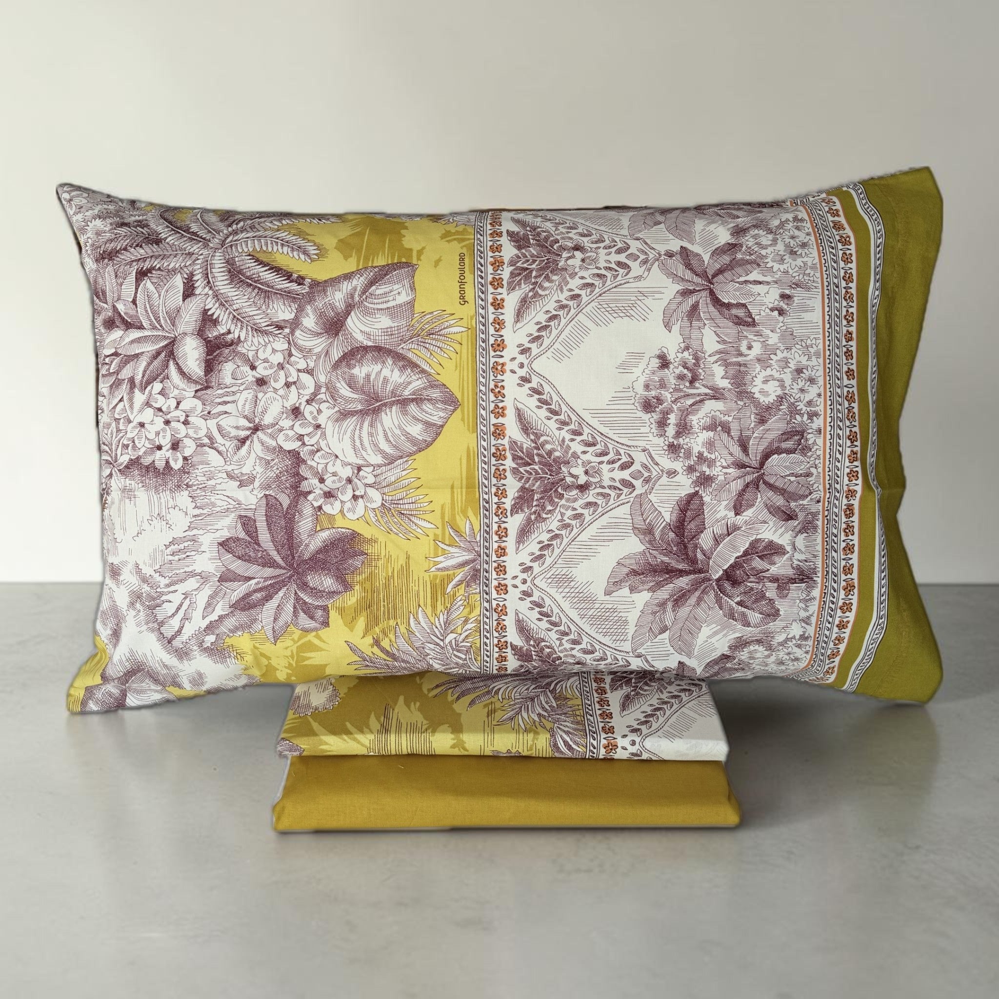 Completo lenzuola Bassetti Boboli Oro con federa coordinata, lenzuolo stampato e inferiore tinta unita