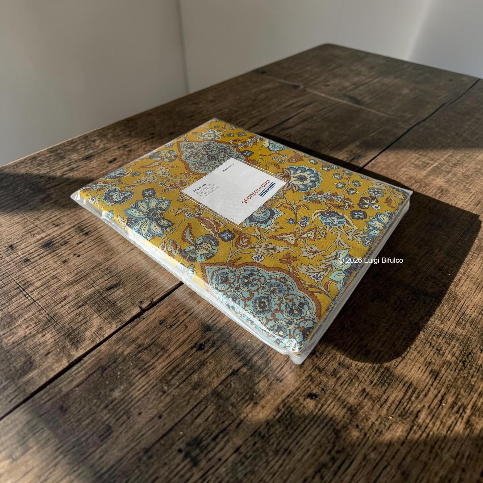 Confezione originale del Telo Arredo Bassetti Granfoulard Tigullio 270x270 cm in puro cotone Made in Italy.