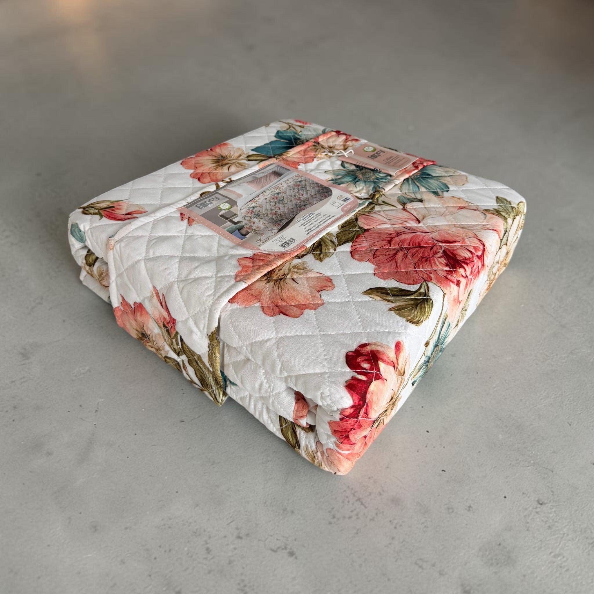 Copriletto matrimoniale Fancy Home Callas 1 piegato nella confezione originale
