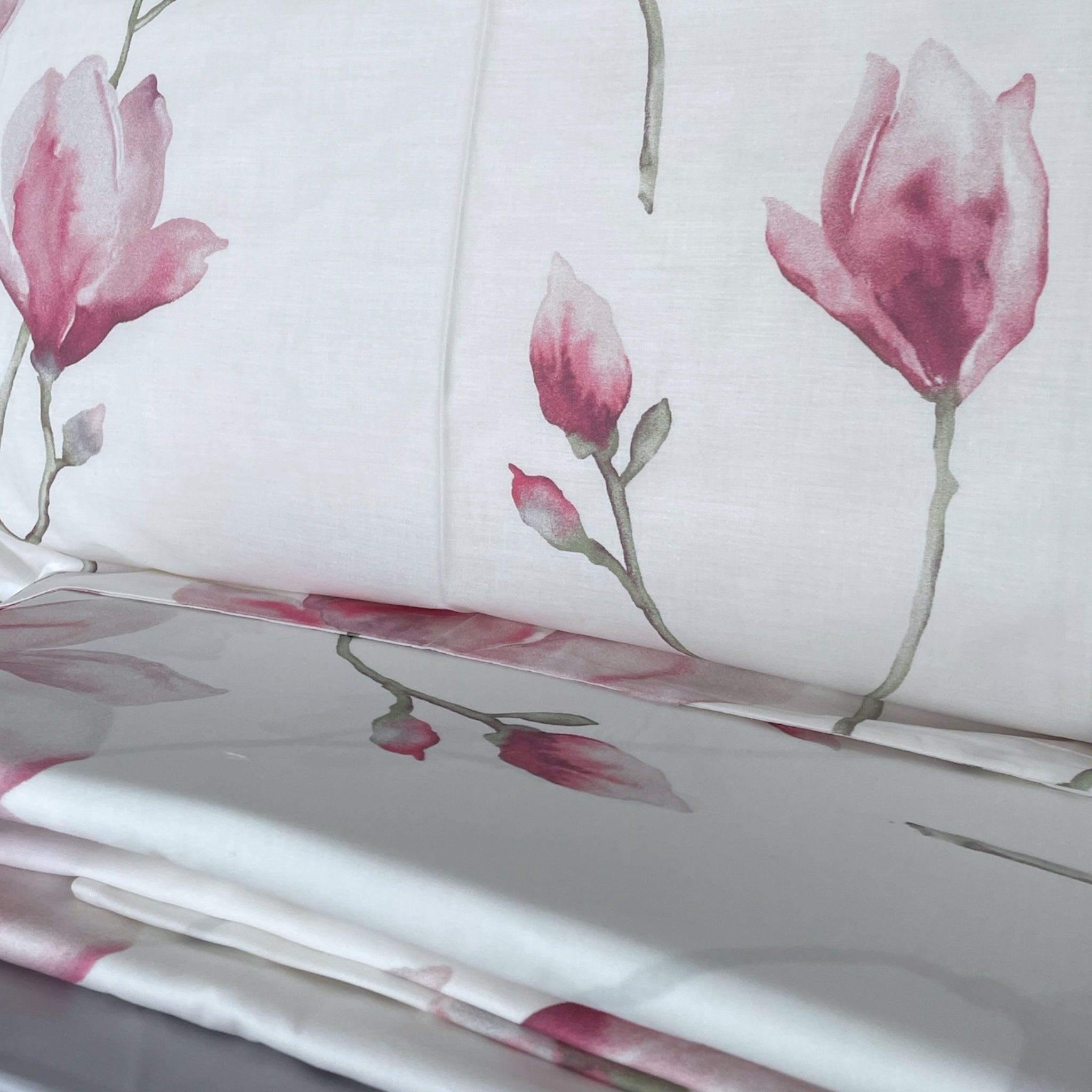 Dettaglio tessuto percalle cotone fantasia magnolia