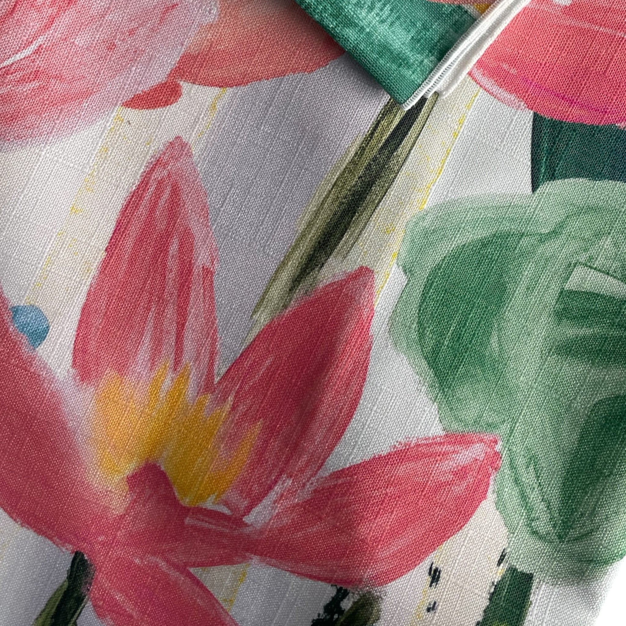 Dettaglio stampa digitale floreale colorata Maison Sucrée Radiosa