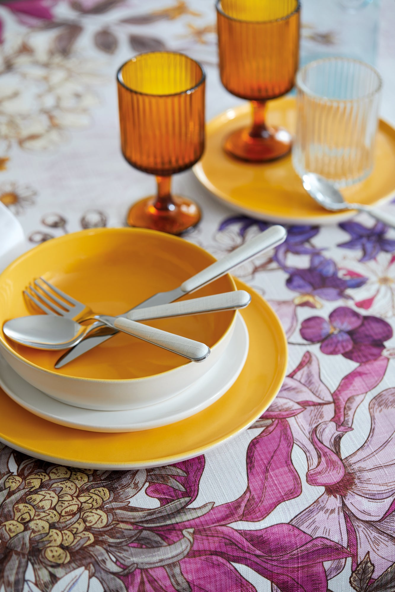 Digitally printed waterproof stain-resistant tablecloth by Maison Sucrée Art. Dina