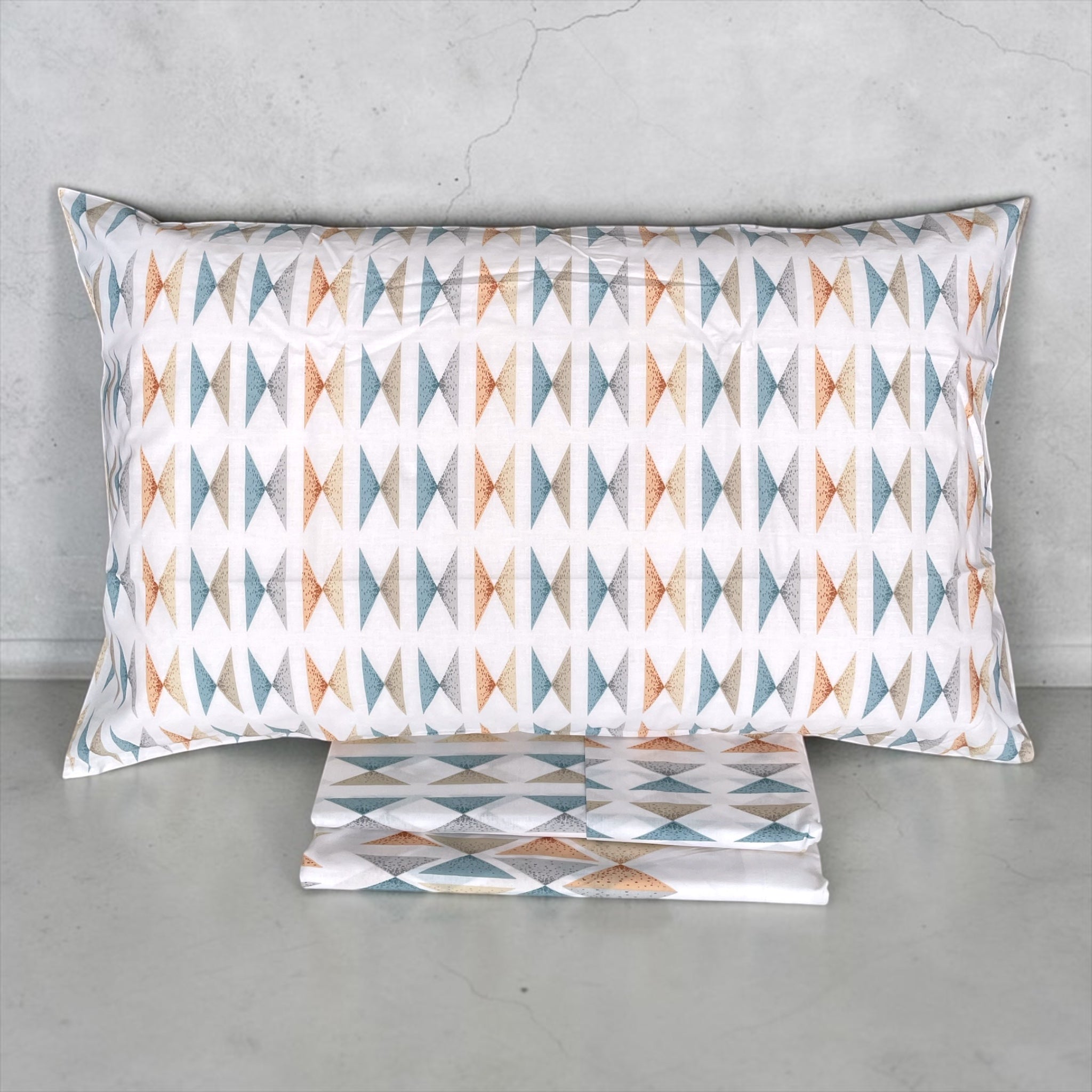 Dettaglio fantasia geometrica lenzuola Caleffi Capri in cotone