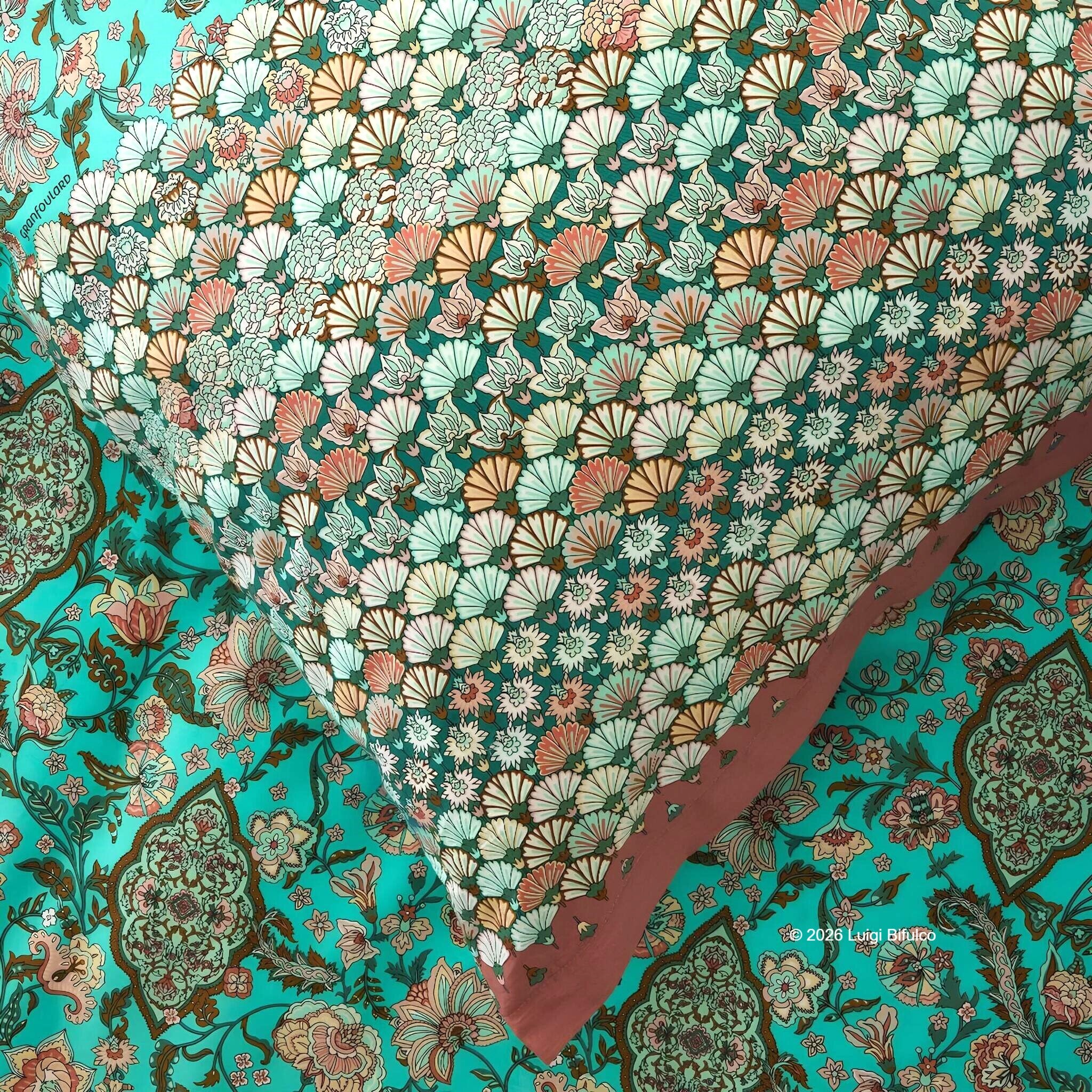 Dettaglio della federa con fantasia Tigullio colore Acqua della collezione Bassetti Granfoulard