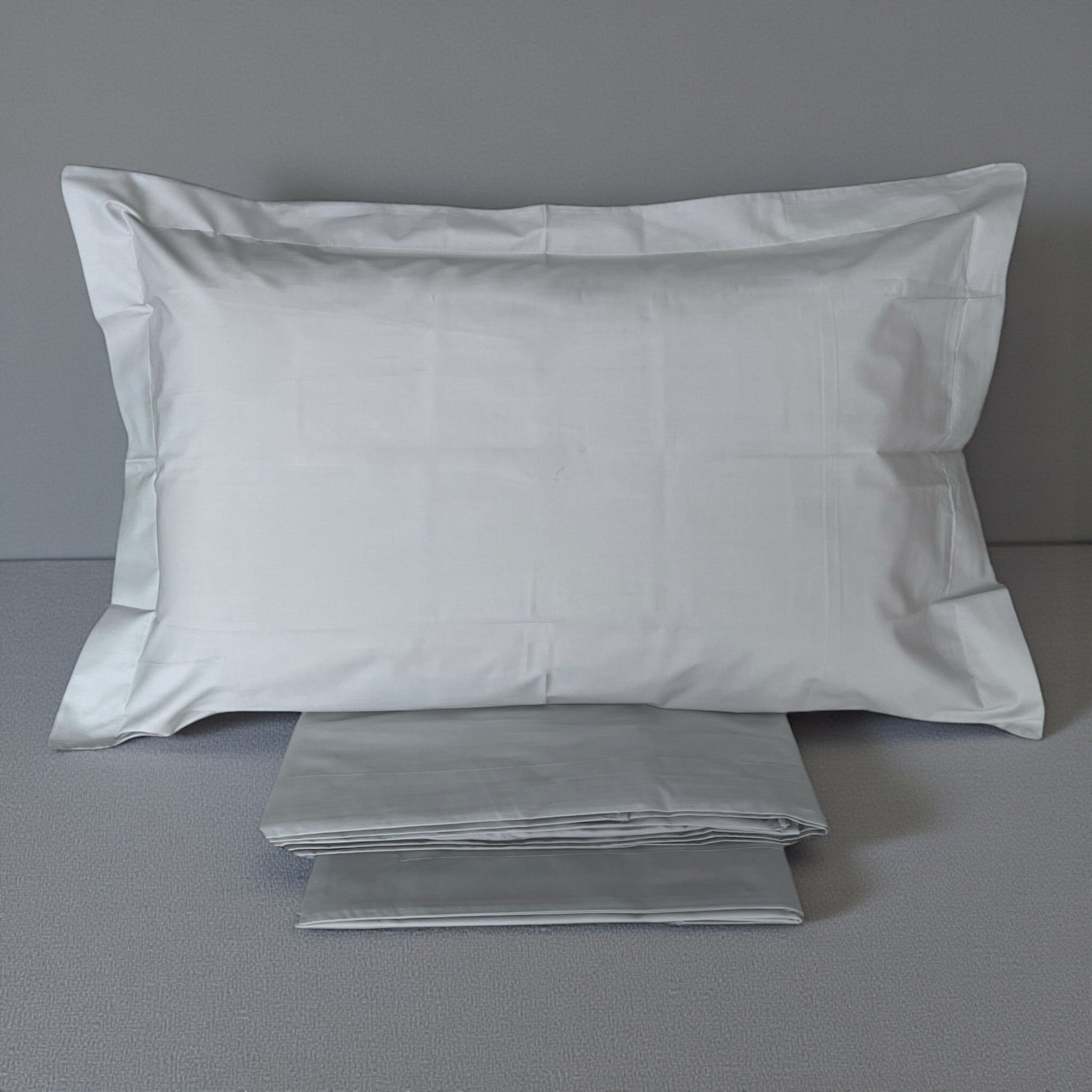 Federe con volant grigie in cotone percalle Rebecca Home