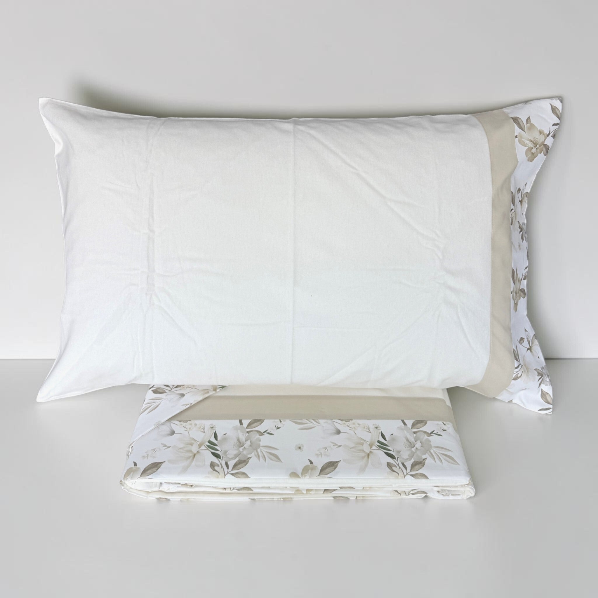 Set completo Carezze Fiordaliso avorio con federa e doppia balza floreale
