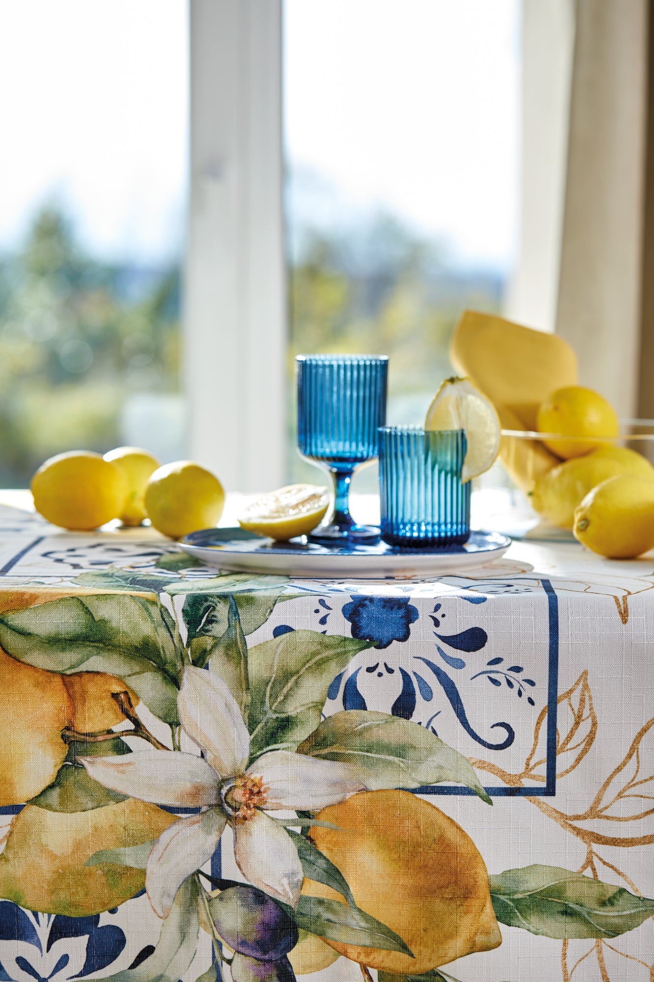 Digitally printed waterproof stain-resistant tablecloth by Maison Sucrée Art. Maiori