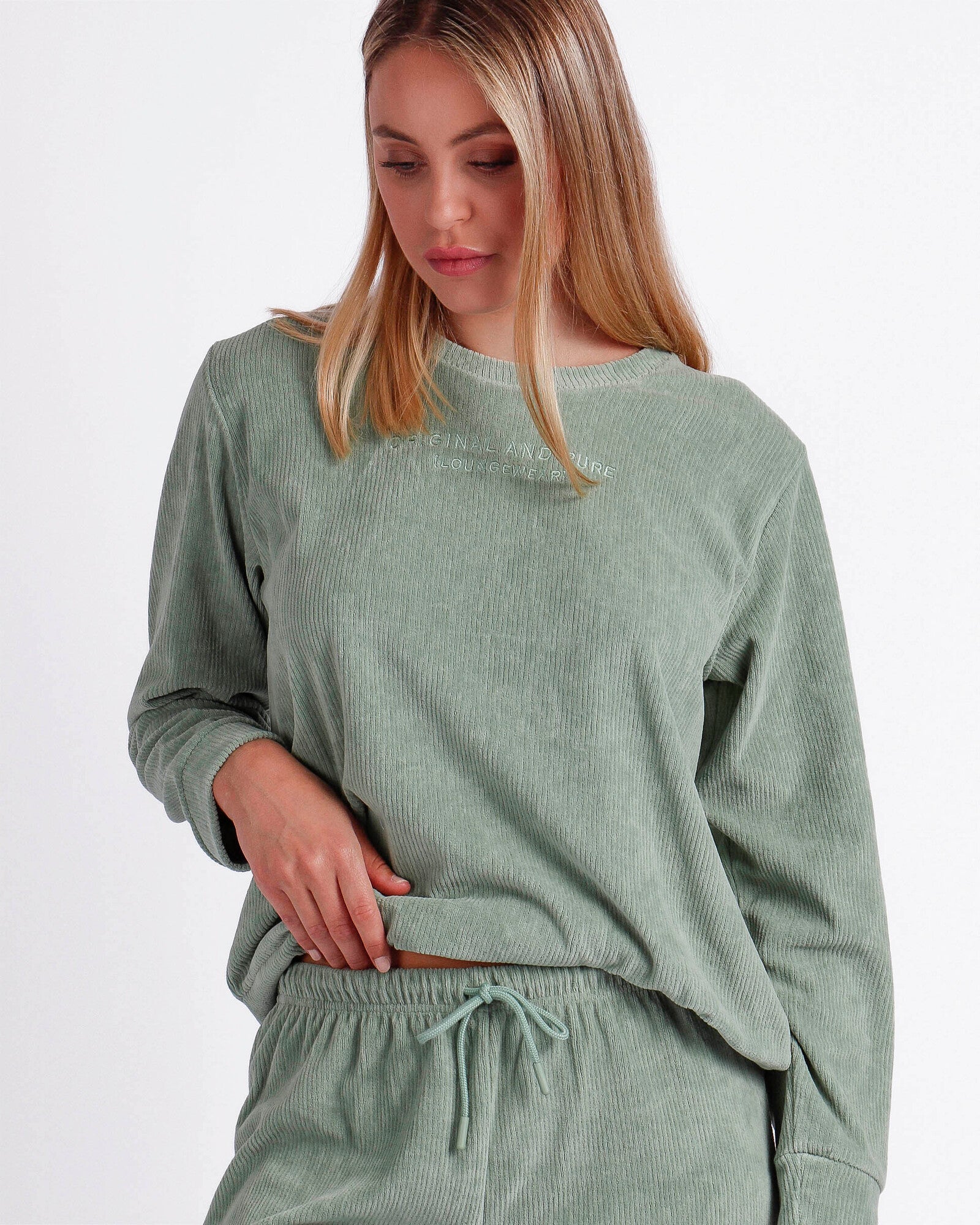 pigiama-admas-verde-velluto-coste-dettaglio-60091.jpg