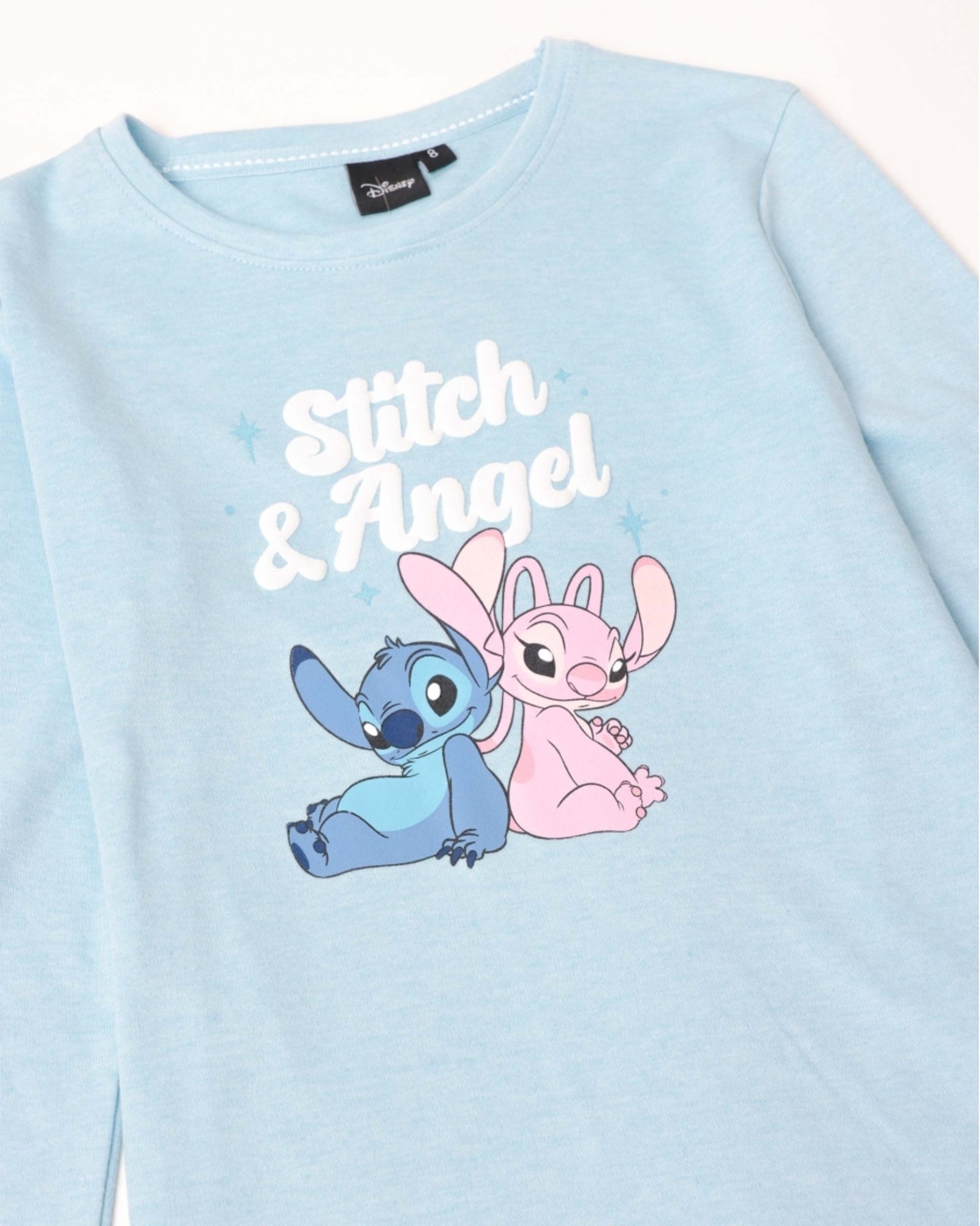 Dettaglio maglia azzurra Stitch & Angel del pigiama donna Disney Art. 63322