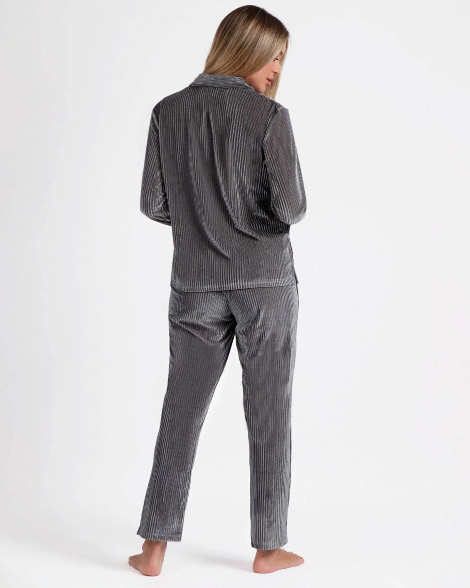 Vista posteriore pigiama donna Admas Art. 56153 in caldo velluto a coste grigio