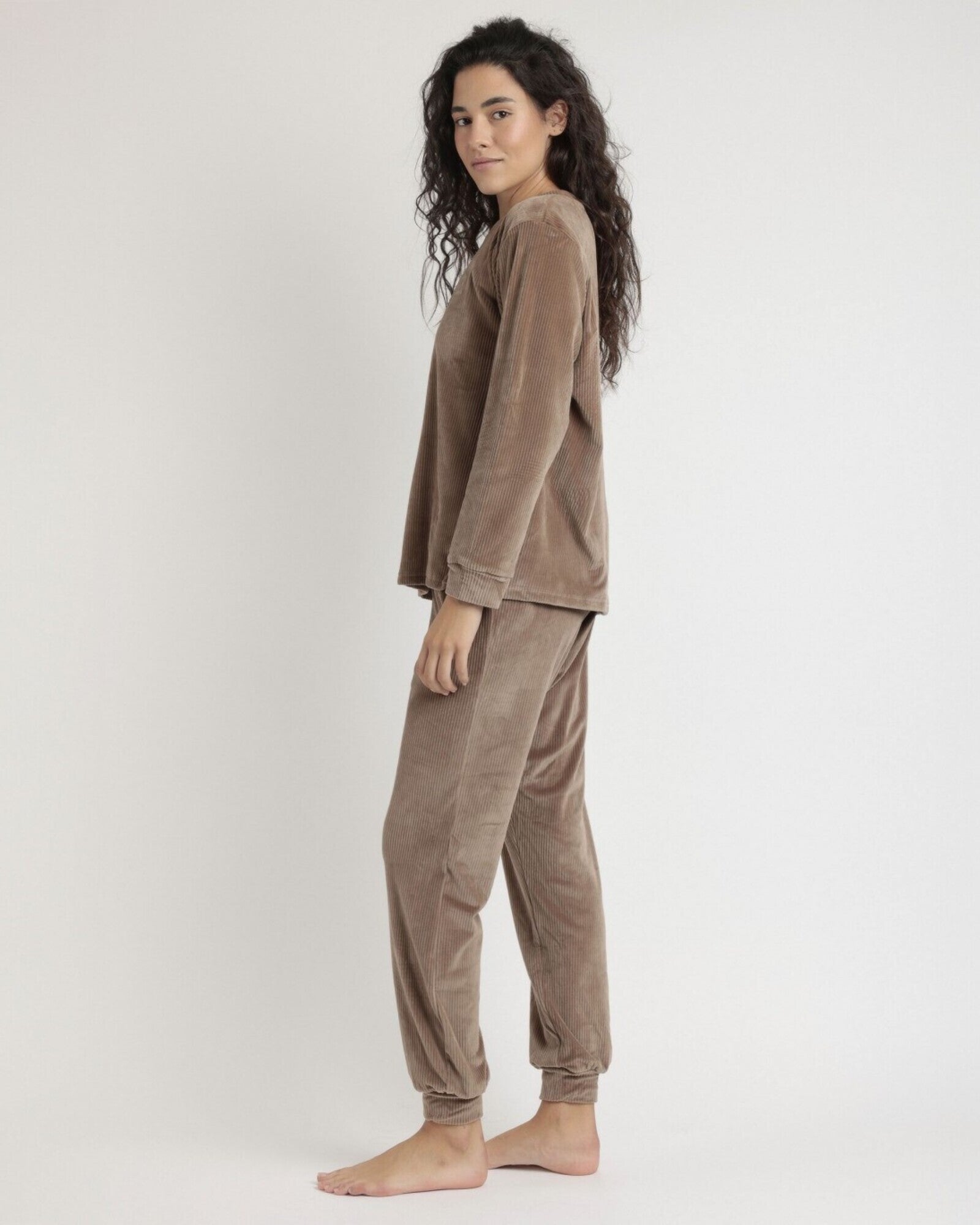 Vista laterale pigiama donna Admas Art. 62626 in velluto a coste con pantalone lungo e polsini
