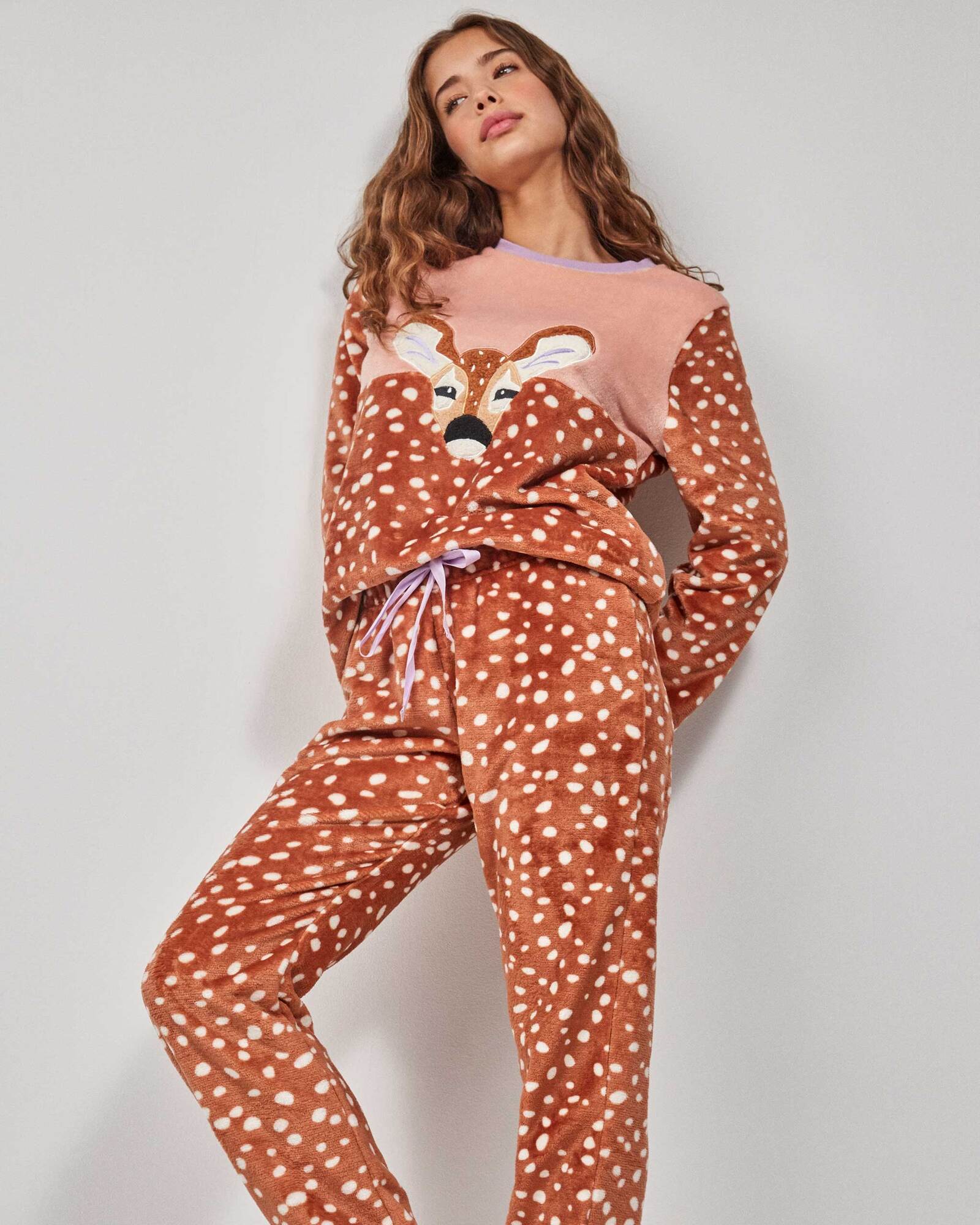 Pigiama donna Gisela Art. 20211 con maglia cerbiatto e pantaloni lunghi animalier