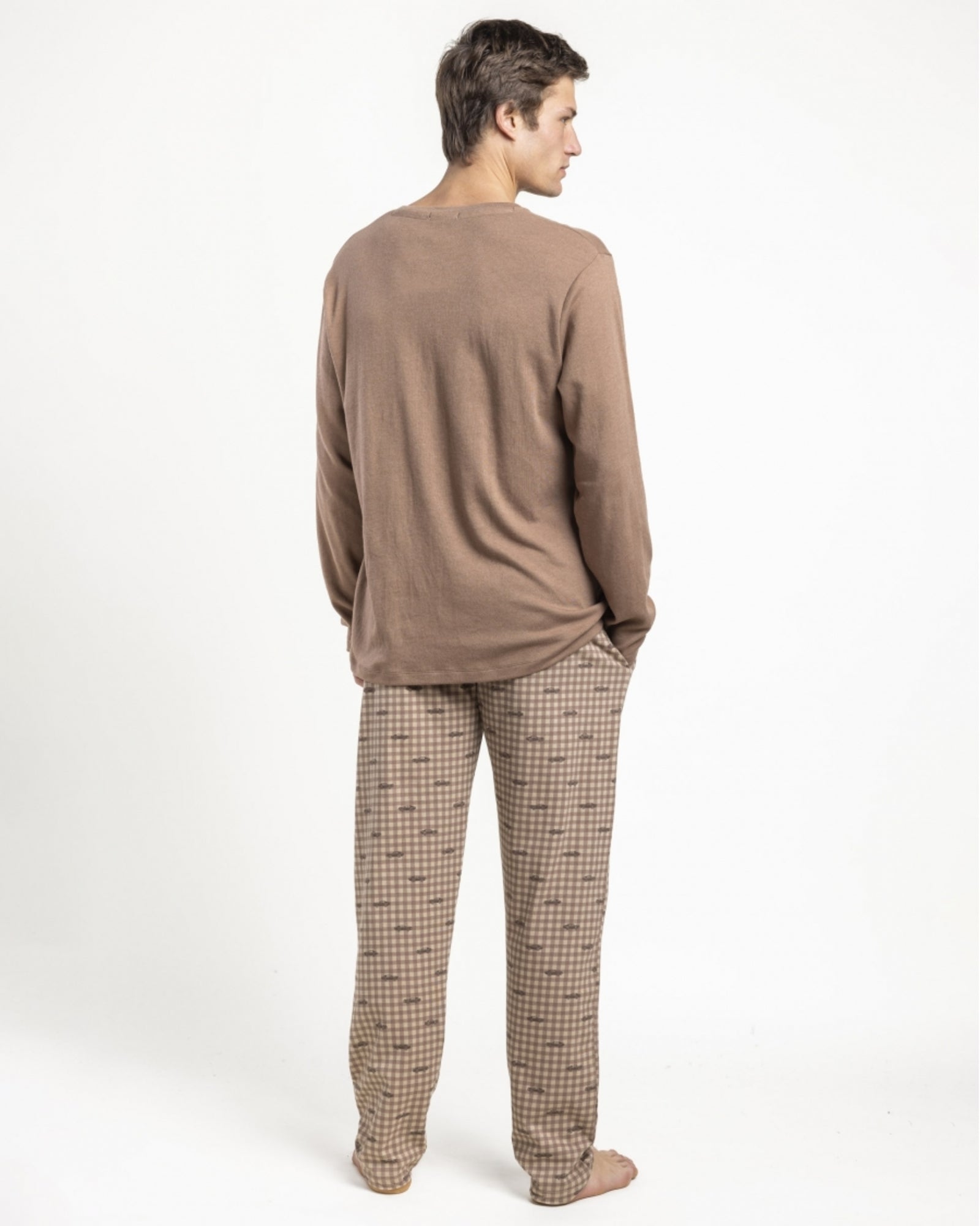 Vista posteriore pigiama uomo Admas 64818 marrone con pantaloni lunghi a quadri