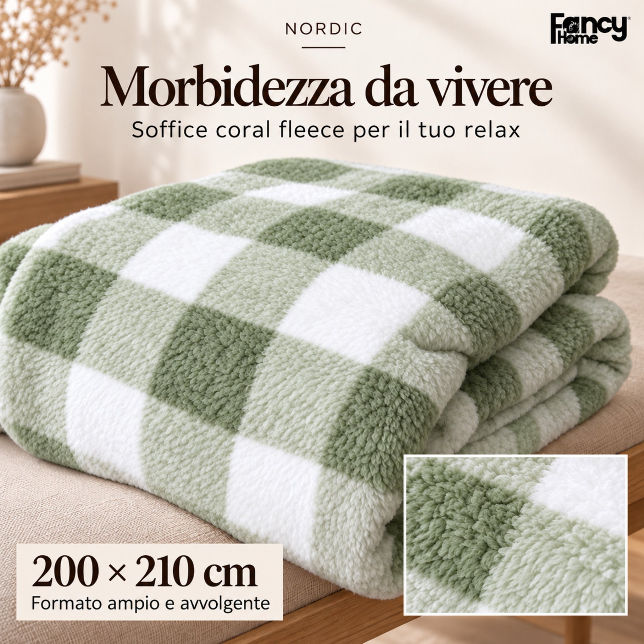 Plaid Nordic verde piegato, con primo piano del coral fleece a quadri e misura 200×210 cm indicata nell’infografica.