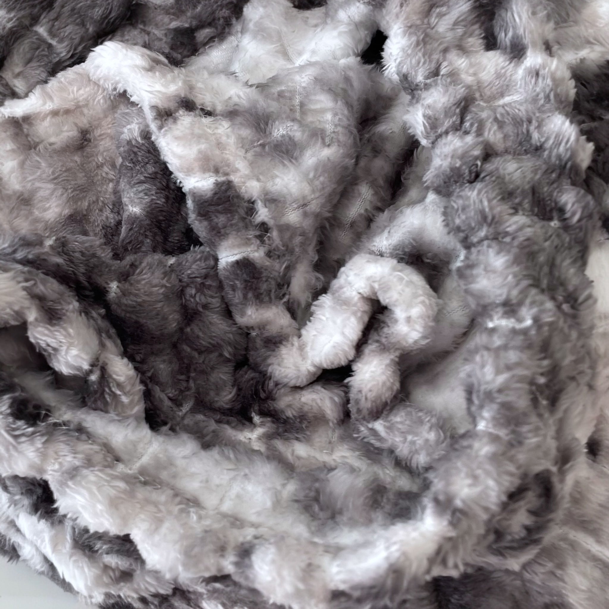 Dettaglio ravvicinato della texture del plaid Fancy Home Oklahoma Grigio