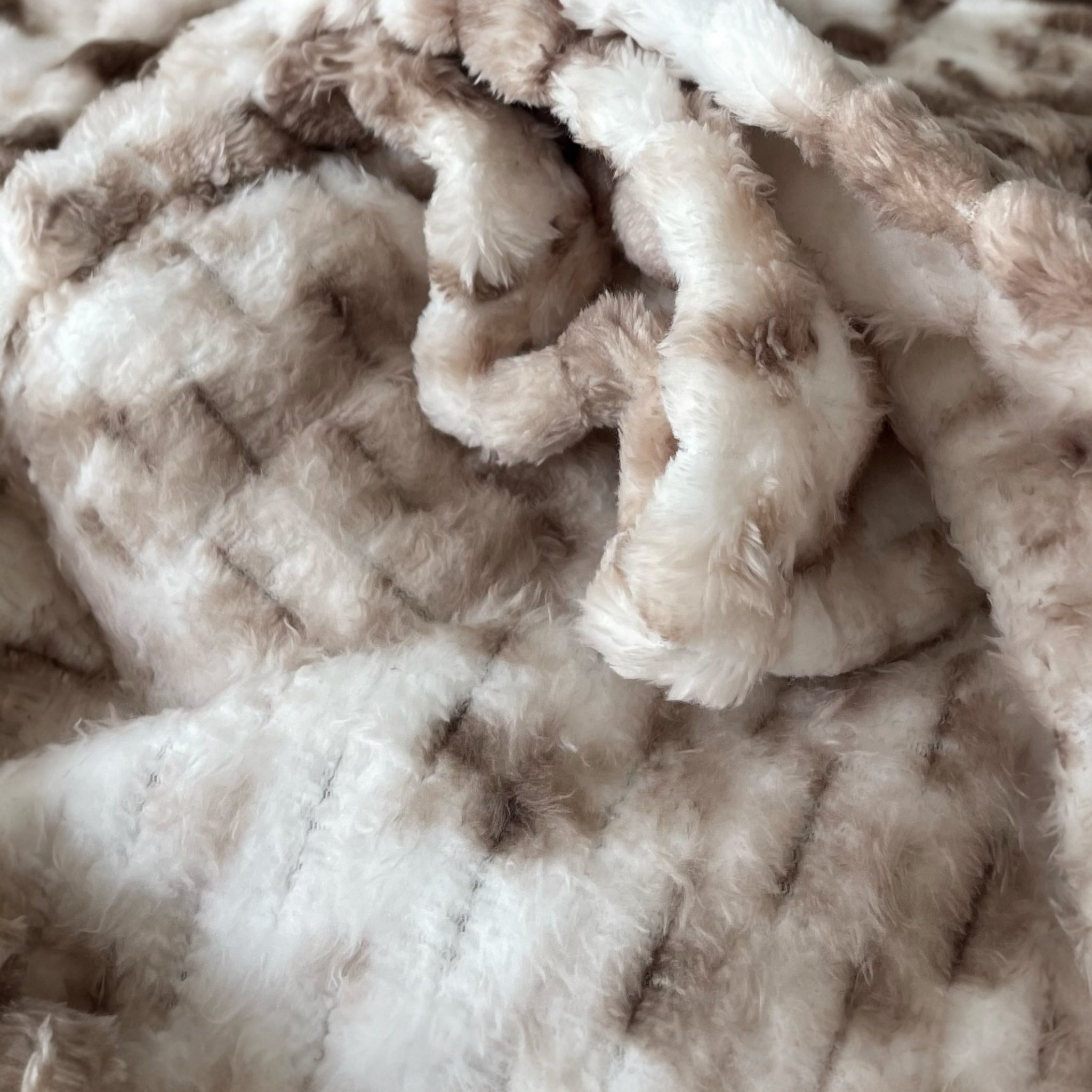 Dettaglio ravvicinato della texture del plaid Fancy Home Oklahoma Tabacco