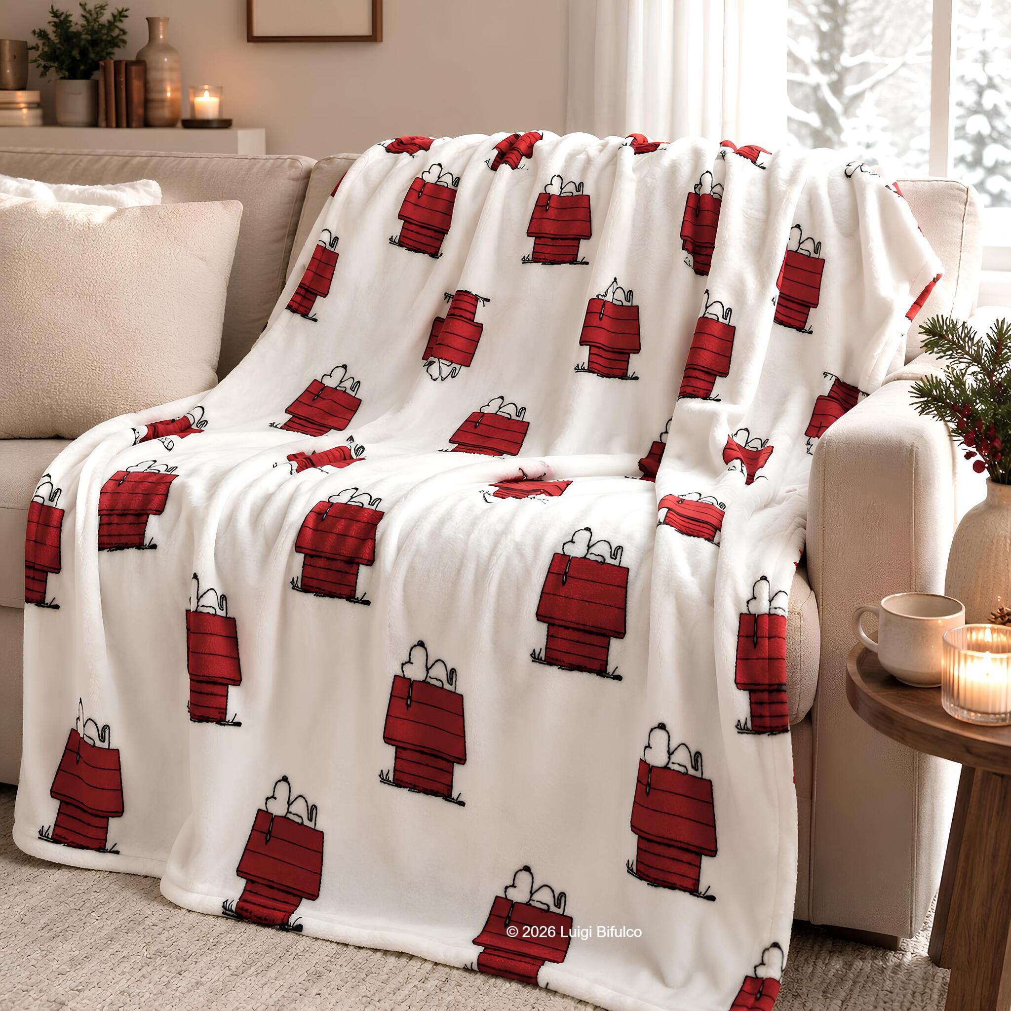 Plaid Gisela Snoopy 137x187 cm in Coral Fleece super morbido ambientato su divano