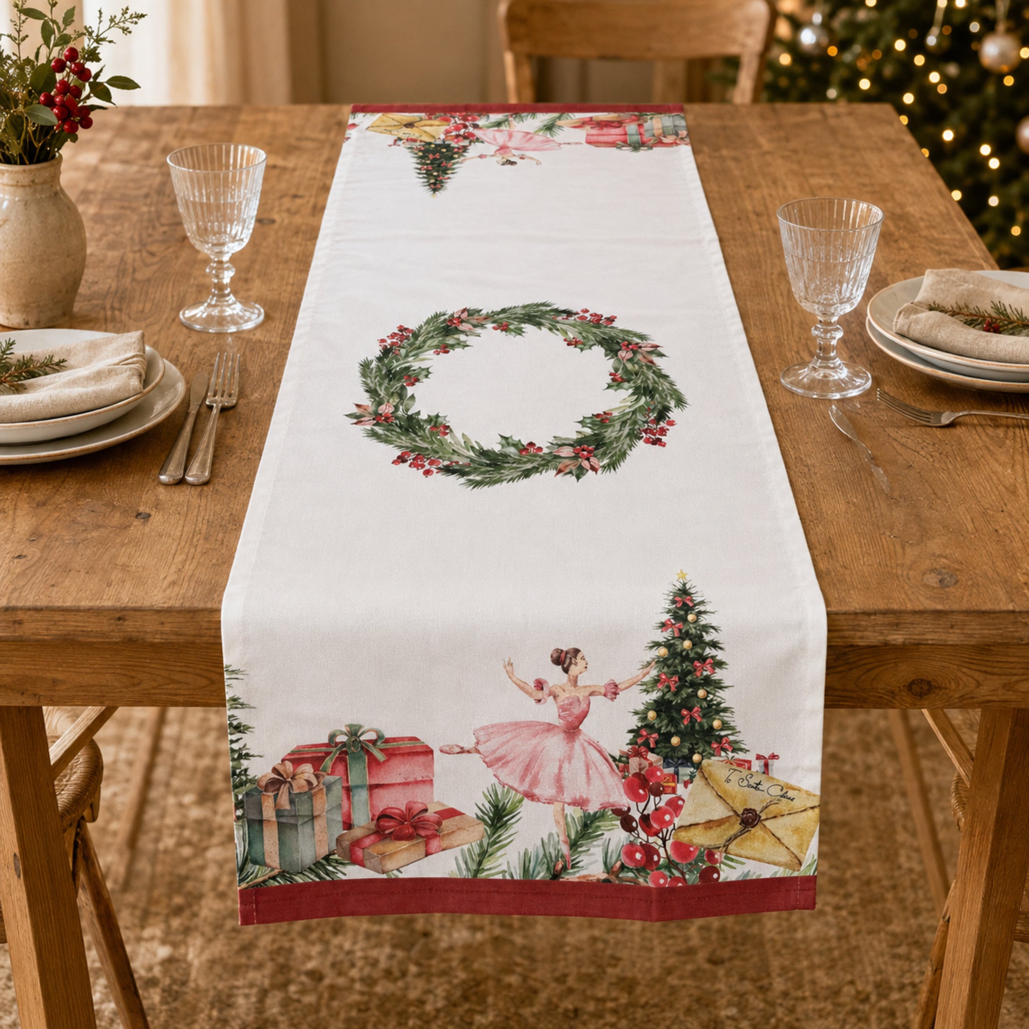 Runner natalizio Plume Sogno di Natale 40x150 cm ambientato su tavola in legno