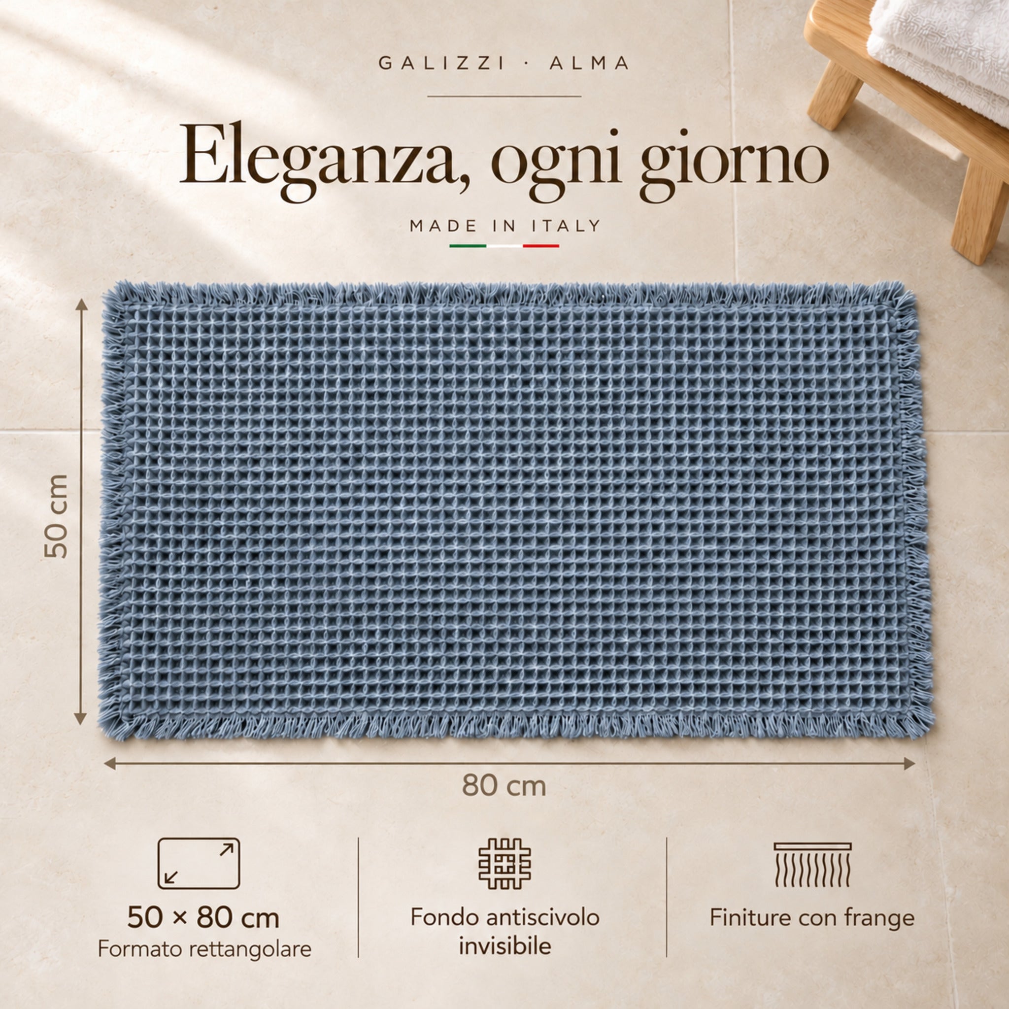 Tappeto Galizzi Alma Dusty Blue rettangolare visto dall’alto, con misure 50x80 cm e caratteristiche del fondo antiscivolo.