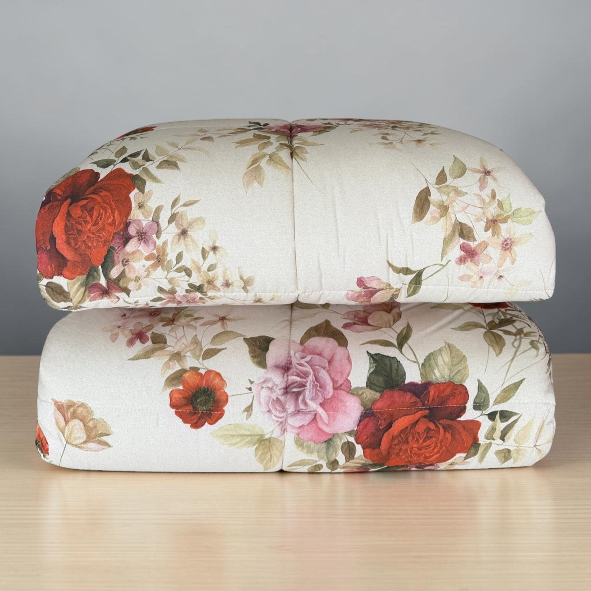 Trapunta matrimoniale Caleffi Rosabella piegata con fantasia floreale romantica