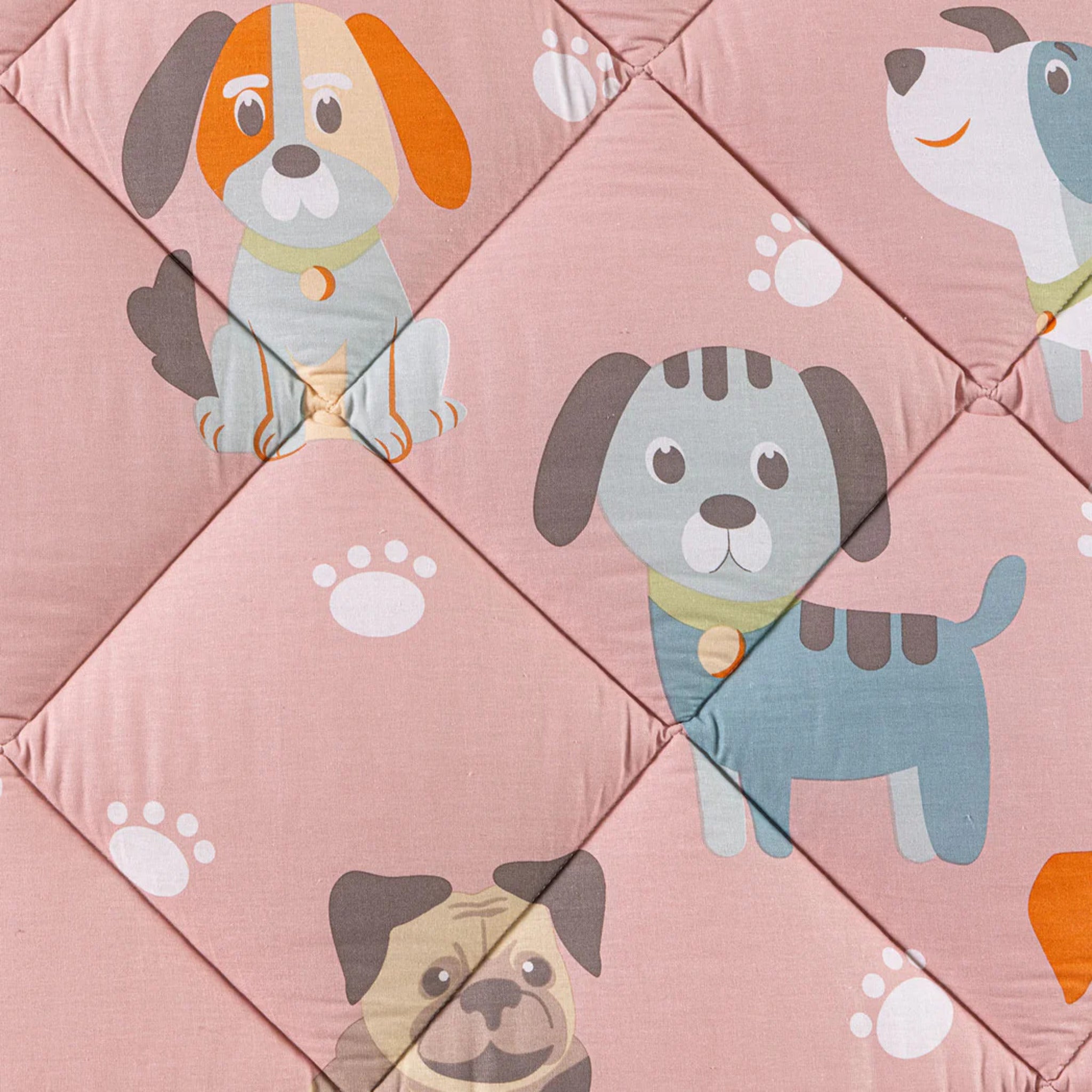 Dettaglio della fantasia e della trapuntatura a rombi Caleffi Cuccioli Rosa