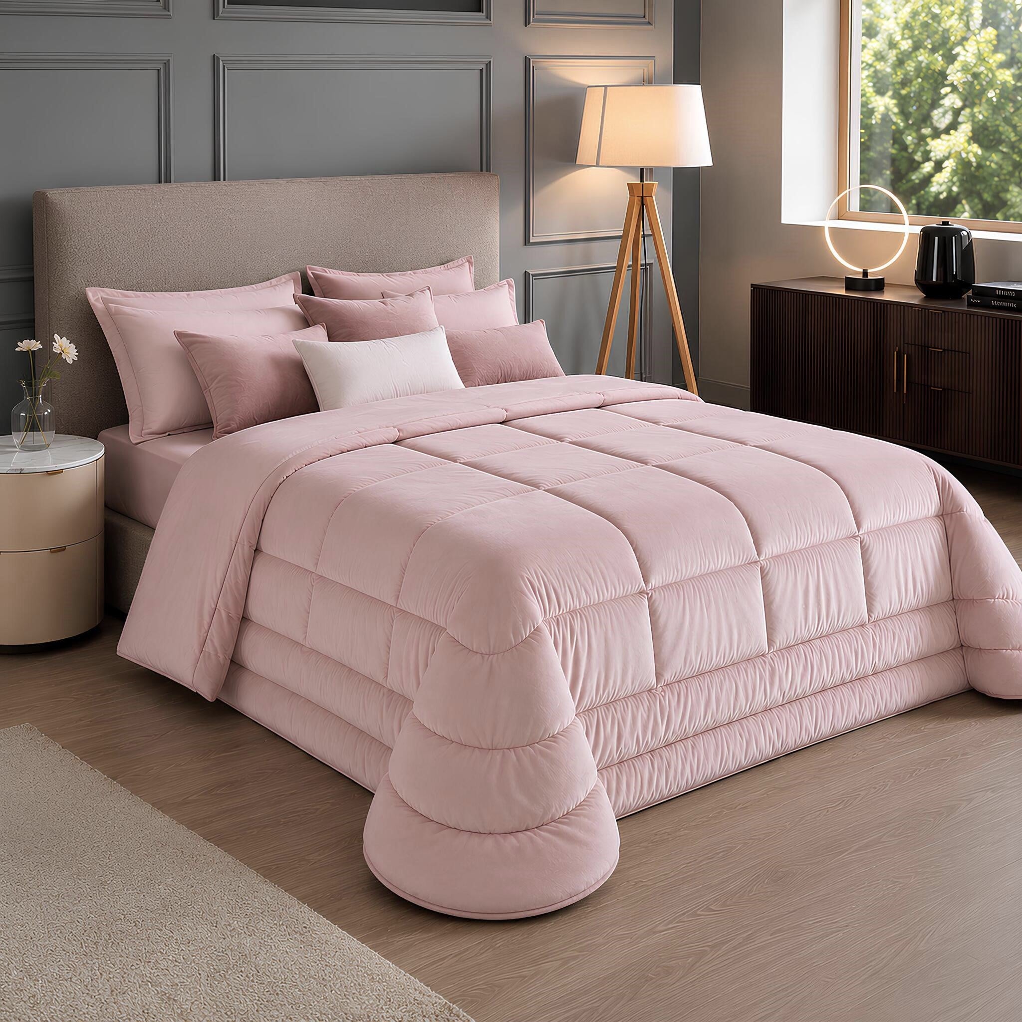 Trapunta invernale singola Buccia di Mela Quadro in velluto colore cipria da 170x270 cm su letto moderno