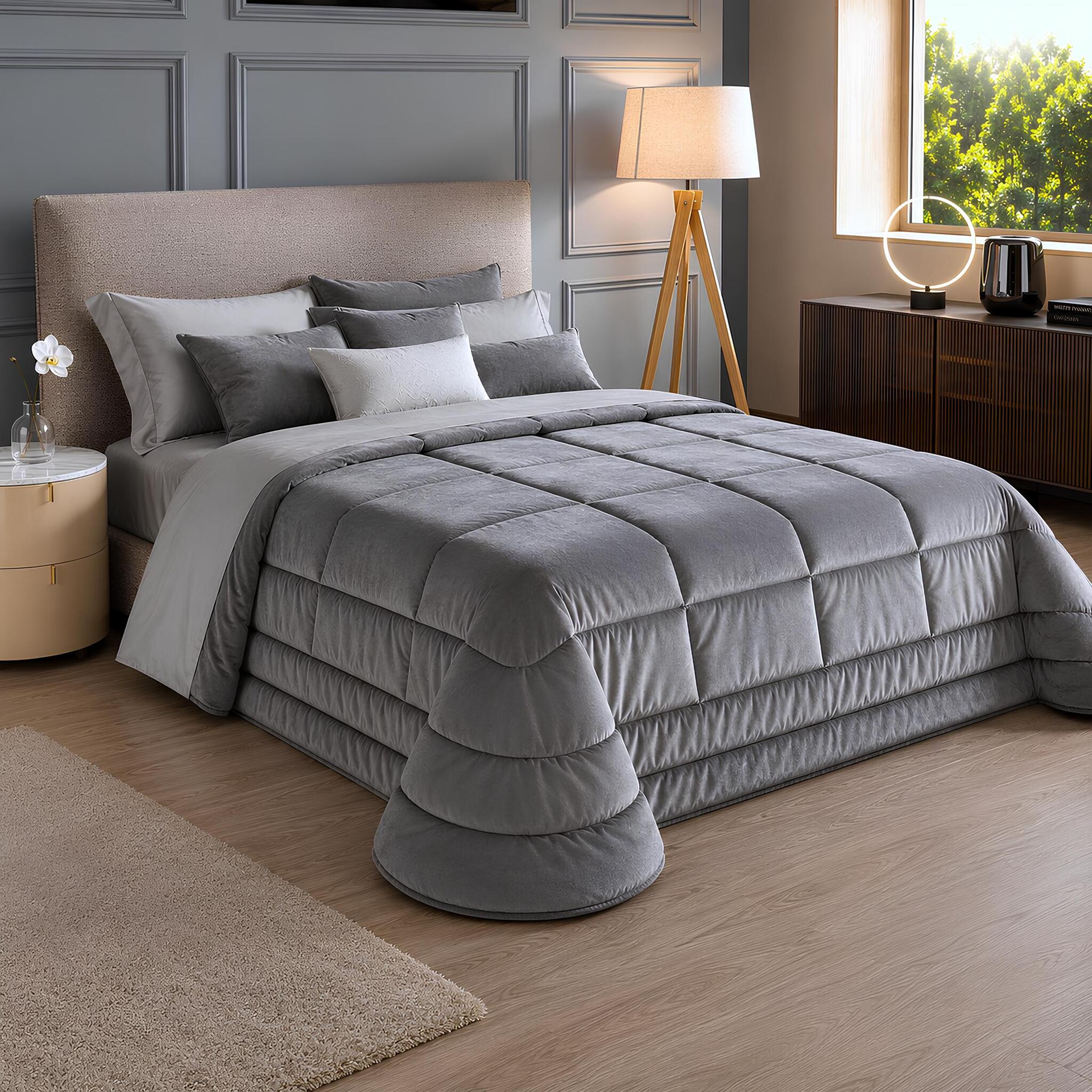 Trapunta invernale singola Buccia di Mela Quadro in velluto colore grigio da 170x270 cm su letto moderno