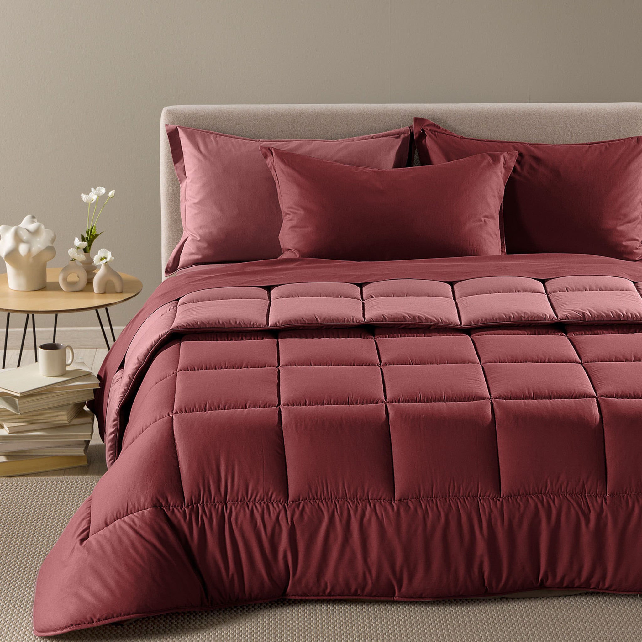 Trapunta matrimoniale Caleffi Vita Bordeaux double face 260x265 cm sul letto