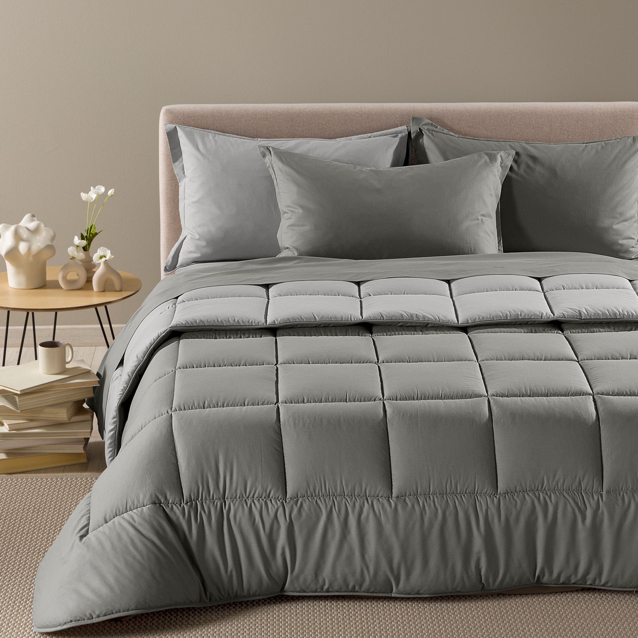 Trapunta matrimoniale Caleffi Vita Grigio double face 260x265 cm sul letto