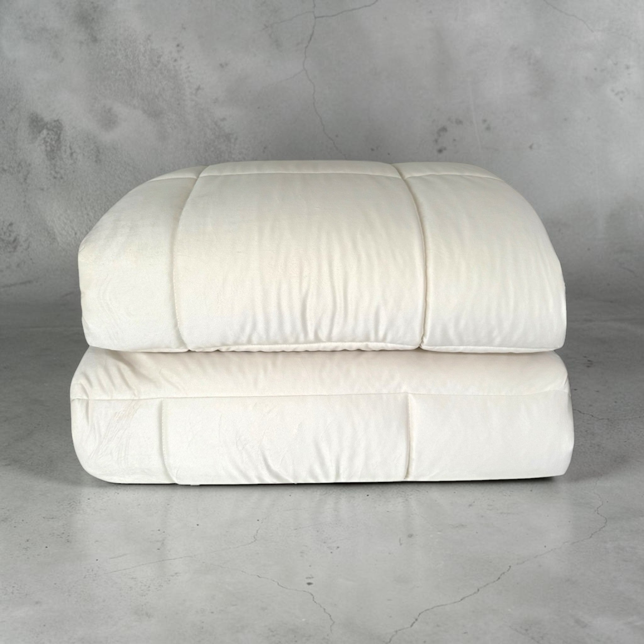 Trapunta invernale singola Buccia di Mela Quadro piegata in velluto colore beige