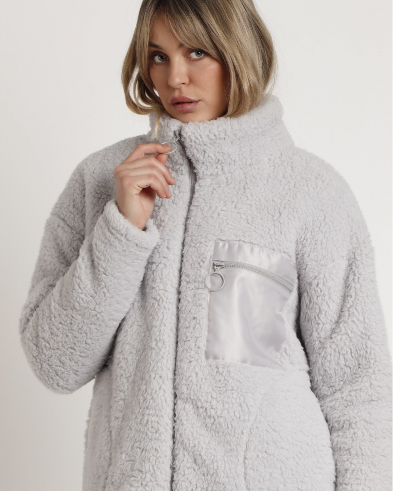 Dettaglio tasca frontale della vestaglia donna Admas sherpa perla Art. 57541