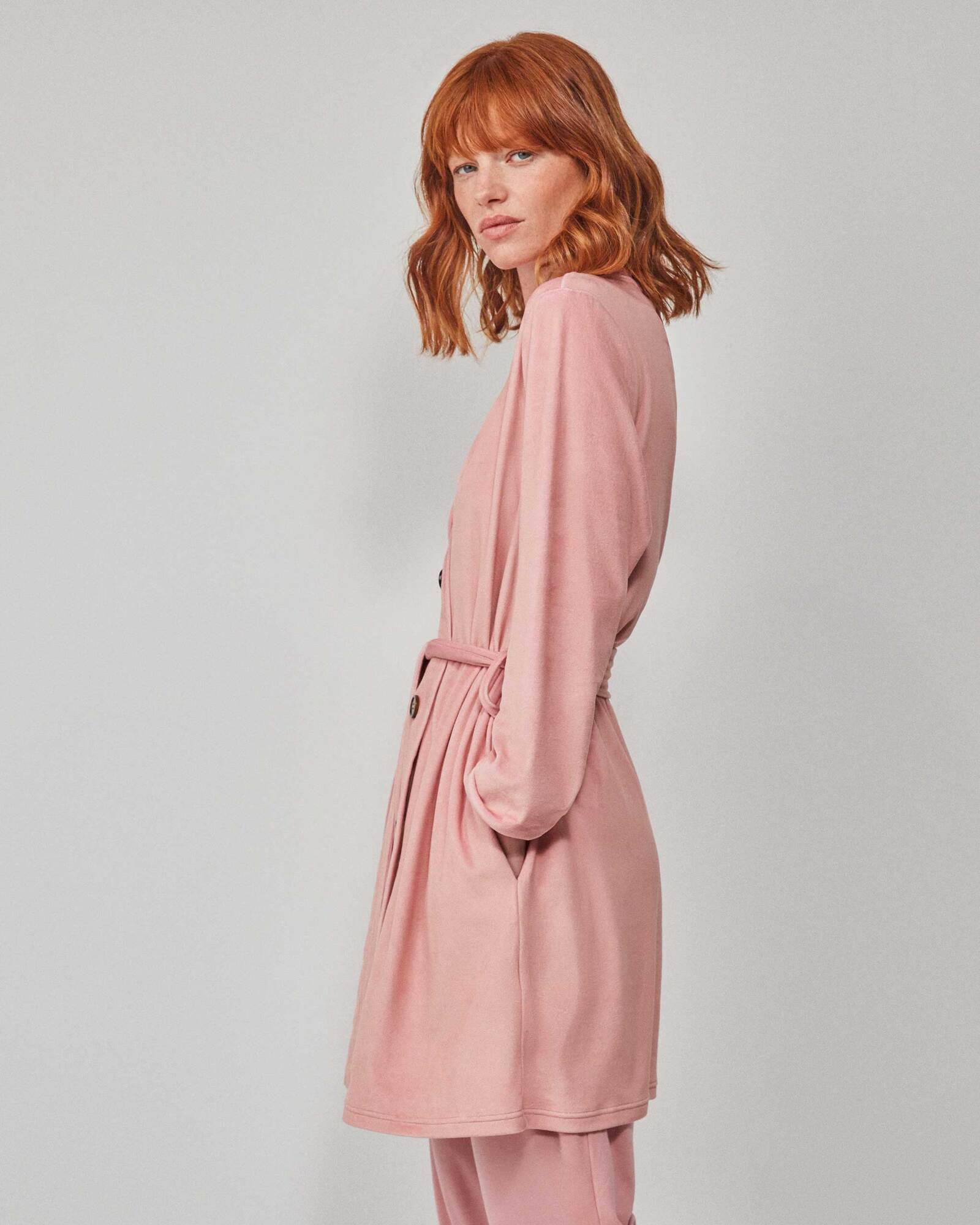 Vista laterale vestaglia donna Gisela 20188 rosa con cintura regolabile e tasca laterale