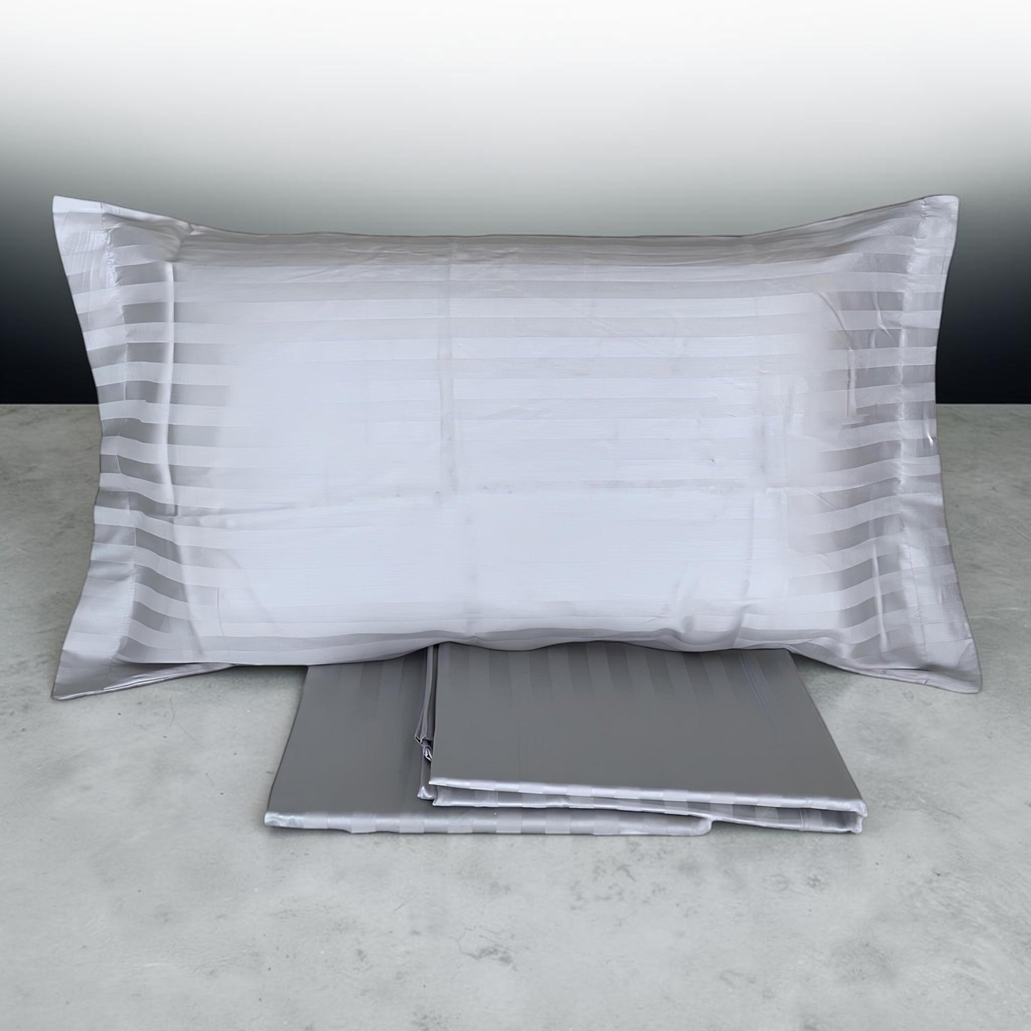 Federa con volant e lenzuola Zambaiti Raso color ghiaccio con motivo rigato jacquard