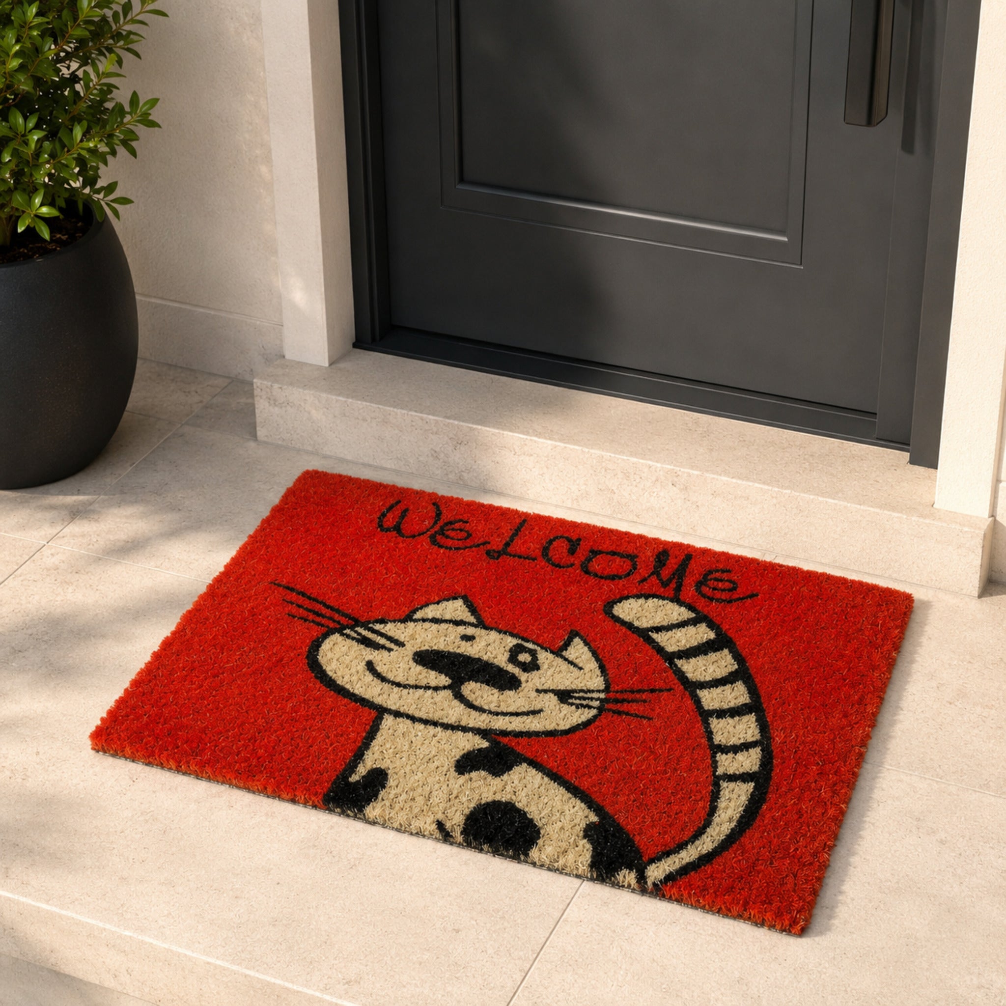 Zerbino Coco Cat rosso 40 × 60 cm con gattino e scritta Welcome davanti alla porta di ingresso