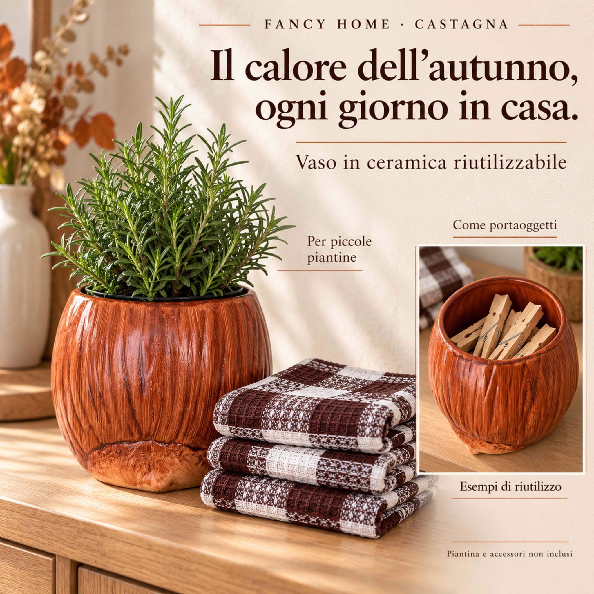Vaso Castagna usato come coprivaso e portamollette, accanto agli strofinacci a quadri, con esempi di riutilizzo.